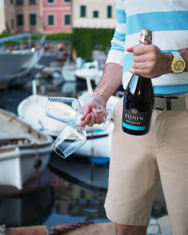 #MakeTheMoment just right: golden hour vibes, chill sea, your crew by your side, and a glass of #ZONIN Prosecco in hand.

Time to pop, sip, and make it a night to remember. 🥂🍾✨

Good times hit different when we’re all together.

.

#MakeTheMoment perfetto: il mare calmo al tramonto, amici intorno e Prosecco #ZONIN in mano. 

Pronti a brindare a una serata indimenticabile? 🥂🍾✨ 

Ogni istante è una festa quando siamo insieme! 

#ProseccoZonin #BubblesAndChill #UnWinkToTheGoodLife #Zonin #WineLovers #MadeInItaly #MakeTheMoment #DrinkQualityNotQuantity #DrinkResponsibly